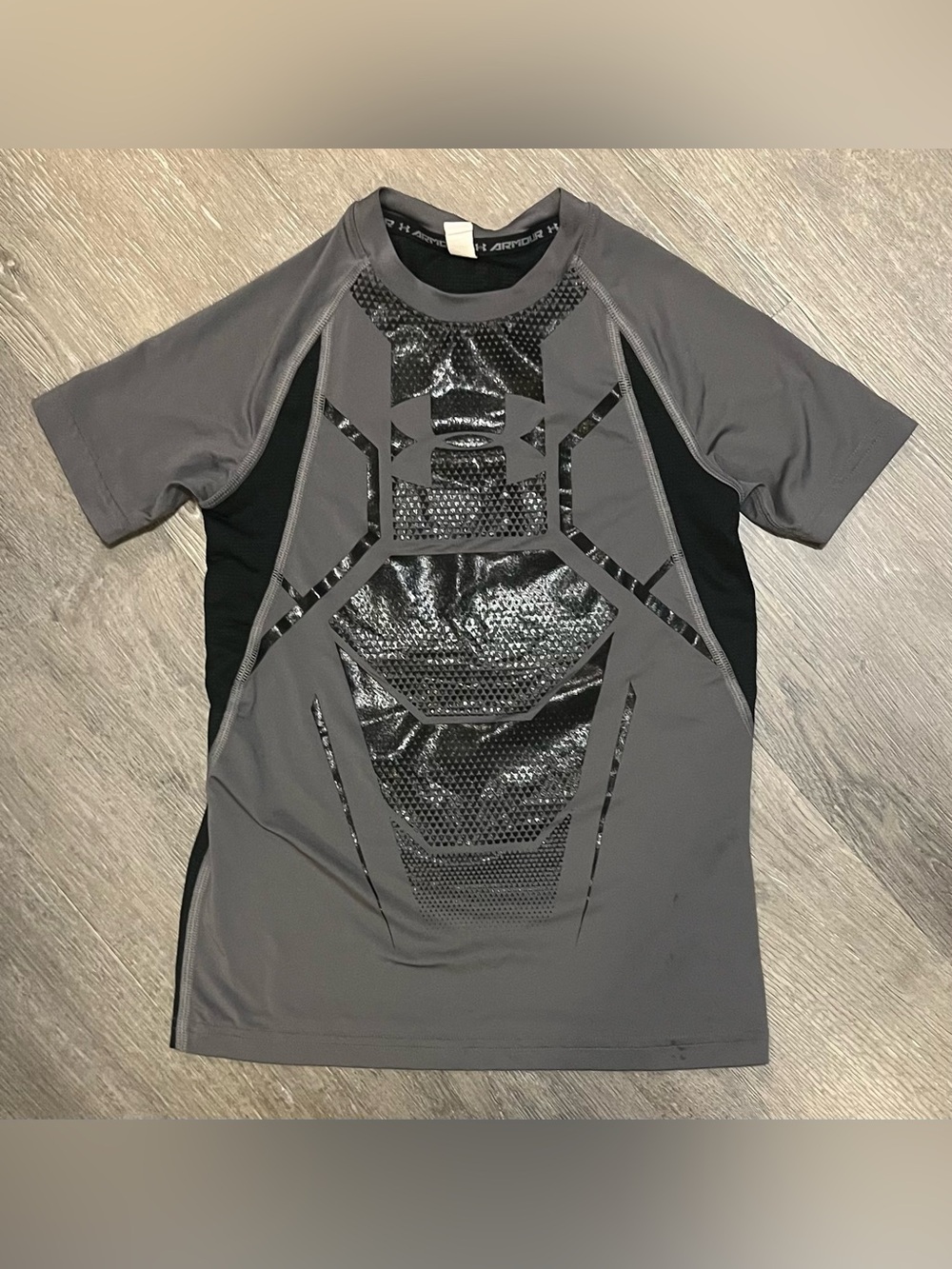 Under Armour Youth Sz YSM Heat Gear Fitted Compression Shirt